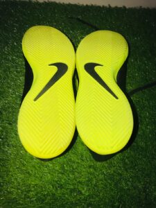 NIKE PHANTOM VENOM-BLACK AND YELLOW-UK6.5 - Image 5