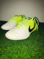 NIKE ELASTICO -GREEN/WHITE- UK 4.5